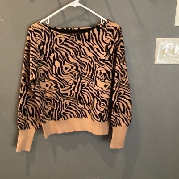 Anthropologie Maeve size XS over size tan and place animal print long EUC - Picture 3 of 7